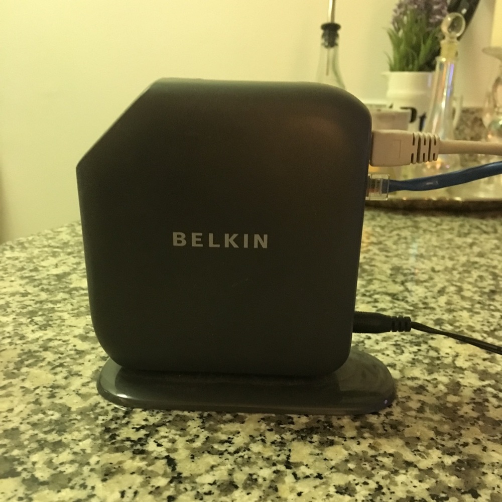 Belkin Surf Wireless Router - Picture 2 of 5